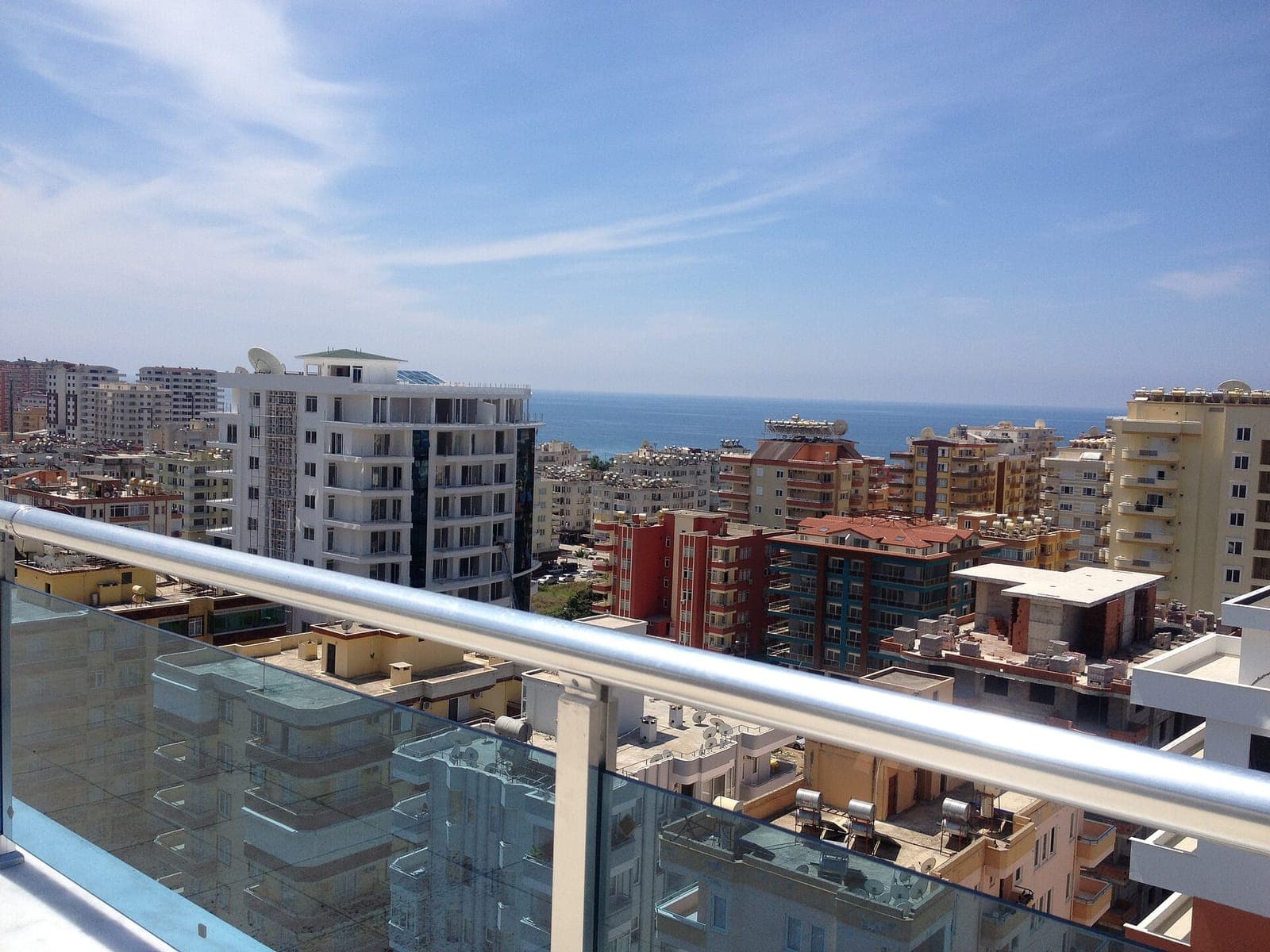 Apartment blocks and the sea in Mahmutlar